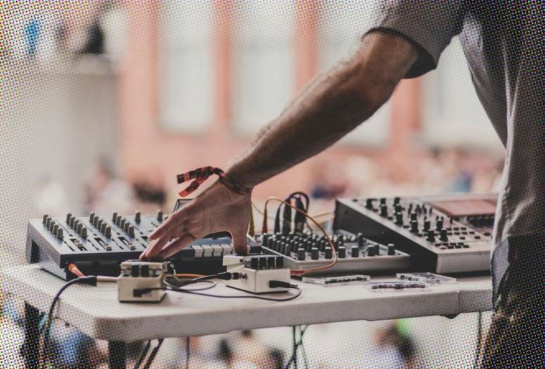 Warm Up on June 28, 2014, presented at MoMA PS1 as part of Warm Up 2014. Photo by Charles Roussel.